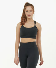 Carregar imagem no visualizador da galeria, Model Front: Alto Giro Fitness Haut Top Supplex Tiras Costas Preto
