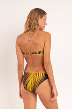 Carregar imagem no visualizador da galeria, Model Back: Rio De Sol Ensemble Set Luxor Bandeau-Joy Essential-Comfy
