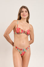 Carregar imagem no visualizador da galeria, Model Front: Rio De Sol Haut Top Sea-Bloom Bandeau-Joy
