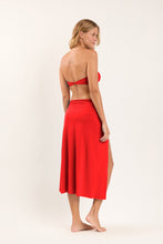 Carregar imagem no visualizador da galeria, Model Back: Rio De Sol Jupe De Page Rouge Long-Skirt-Knot
