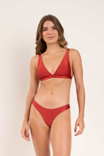 Carregar imagem no visualizador da galeria, Model Front: Rio De Sol Bas Bottom Shimmer-Liquor Nice-Fio
