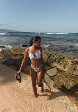 Carregar imagem no visualizador da galeria, Image 11: Wednesday In Hawaii By Rio De Sol Bas Bottom Pua-Pacifica Waimea
