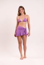 Carregar imagem no visualizador da galeria, Model Front: Rio De Sol Jupe De Page Bio-Floreira Mini Skirt
