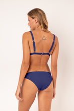 Carregar imagem no visualizador da galeria, Model Back: Rio De Sol Bas Bottom Touch-Marinho Essential-Comfy

