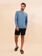 Carregar imagem no visualizador da galeria, Model Front: Uv Line T-Shirt Longsleeve Uvpro Masc Indigo Upf50+
