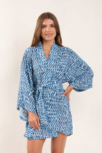 Carregar imagem no visualizador da galeria, Image 04: Rio De Sol Robe De Plage Chuva Kimono
