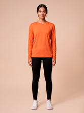 Carregar imagem no visualizador da galeria, Model Front: Uv Line T-Shirt Longsleeve Uvpro Fem Pitanga Upf50+
