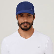 Carregar imagem no visualizador da galeria, Model Front: Uv Line Casquette Cap Uv Pro Masc Navy Blue Upf50+
