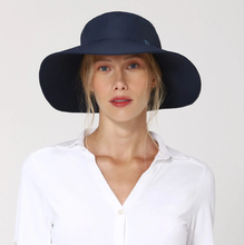 Carregar imagem no visualizador da galeria, Model Front: Uv Line Chapeau Souple/Capeline Hat Lyon Nac L Fem Navy Blue Upf50+
