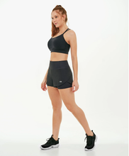 Carregar imagem no visualizador da galeria, Model Front: Alto Giro Fitness Bas Shorts Bahamas Elastic Transpassado Preto
