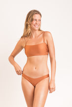 Carregar imagem no visualizador da galeria, Image 03: Rio De Sol Ensemble Set Nocciola Bandeau-Reto High-Leg
