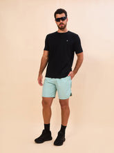 Carregar imagem no visualizador da galeria, Model Front: Uv Line Bermuda / Short Pour Homme Shorts Acqua Boxer Indigo Upf50+
