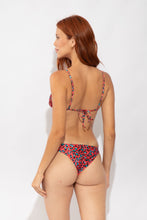 Carregar imagem no visualizador da galeria, Model Back: Rio De Sol Bas Bottom Coral-Feline Leblon
