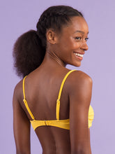 Carregar imagem no visualizador da galeria, Image 11: Rio De Sol Haut Top Malibu-Yellow Bandeau-Duo
