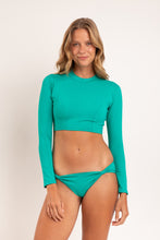 Carregar imagem no visualizador da galeria, Model Front: Wednesday In Hawaii By Rio De Sol Haut Top Valley Reef
