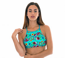 Carregar imagem no visualizador da galeria, Model Front: Rio De Sol Haut Soutien Bloom Cropped
