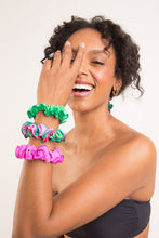 Carregar imagem no visualizador da galeria, Image 02: Rio De Sol Chouchou Dots-Energy Scrunchie
