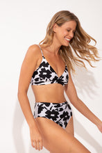 Carregar imagem no visualizador da galeria, Image 06: Rio De Sol Bas Bottom Poppy Hotpants

