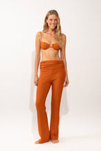 Carregar imagem no visualizador da galeria, Model Front: Rio De Sol Pantalon De Plage Ferrugo Murana Pants
