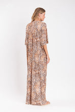 Carregar imagem no visualizador da galeria, Model Back: Rio De Sol Vêtement De Plage Leopard Long Dress
