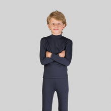 Carregar imagem no visualizador da galeria, Model Front: Uv Line T-Shirt Rash Guard Kids High-Neck Black Upf50+
