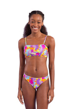 Carregar imagem no visualizador da galeria, Model Front: Rio De Sol Ensemble Set Dreams Bandeau-Reto Nice-Fio
