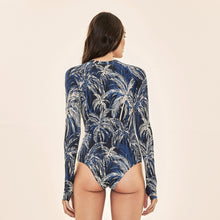 Carregar imagem no visualizador da galeria, Model Back: Uv Line Une Pièce Swimsuit Macae Coconut Palms Navy Blue Upf50+
