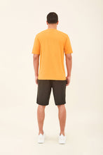 Carregar imagem no visualizador da galeria, Model Back: Uv Line T-Shirt Longsleeve Uvpro Masc Orange Upf50+
