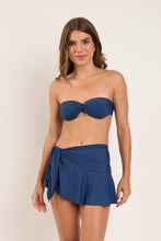 Carregar imagem no visualizador da galeria, Model Front: Rio De Sol Jupe De Page Mini Skirt Navy
