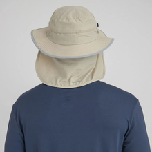 Carregar imagem no visualizador da galeria, Model Back: Uv Line Chapeau Legionnaire Chapeu Kansas Nac Areia/Cinza
