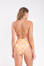 Carregar imagem no visualizador da galeria, Model Back: Rio De Sol Une Pièce Dreamy Julia
