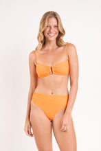 Carregar imagem no visualizador da galeria, Model Front: Rio De Sol Bas Bottom Bio-Laranjada Amy
