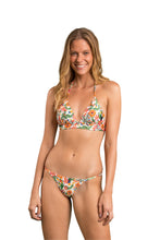 Carregar imagem no visualizador da galeria, Model Front: Rio De Sol Haut Top Boho Tri-Cos
