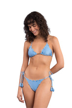 Carregar imagem no visualizador da galeria, Model Front: Rio De Sol Bas Bottom Shimmer-Baltic-Sea Frufru-Fio
