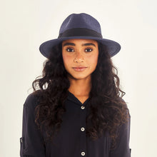 Carregar imagem no visualizador da galeria, Model Front: Uv Line Chapeau Panama Hat Shanghai Imp Uni Navy Blue Upf50+
