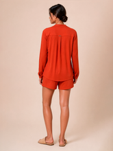 Carregar imagem no visualizador da galeria, Model Back: Uv Line Chemise Shirt Bella Pitanga Upf50+
