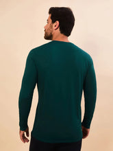 Carregar imagem no visualizador da galeria, Model Back: Uv Line T-Shirt Longsleeve Masc New Fit Petroleo Upf50+
