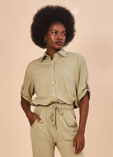 Carregar imagem no visualizador da galeria, Gallery: Uv Line Chemise Shirt Copa Sand Upf50+
