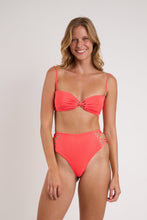 Carregar imagem no visualizador da galeria, Model Front: Rio De Sol Ensemble Set Malibu-Folia Bandeau-Iris Highwaist-Spin-Iris
