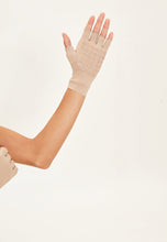 Carregar imagem no visualizador da galeria, Image 02: Uv Line Gants Short Gloves Anti-Aging Uni Chocolate Upf50+

