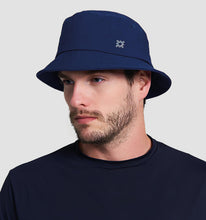 Carregar imagem no visualizador da galeria, Model Front: Uv Line Bob Hat Toronto Colors Masc Navy Blue Upf50+
