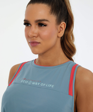 Carregar imagem no visualizador da galeria, Image 02: Alto Giro Fitness Haut Regata Eco Skin Fit Recortes E Regulagem Cinza Lead
