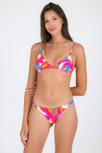 Carregar imagem no visualizador da galeria, Model Front: Rio De Sol Ensemble Set Antelope Tri-Fixo Leblon
