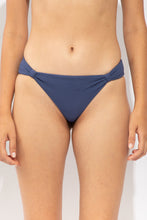 Carregar imagem no visualizador da galeria, Gallery: Rio De Sol Bas Bottom Carmel-Blue Mel
