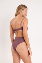 Carregar imagem no visualizador da galeria, Model Back: Rio De Sol Ensemble Set Malibu-Ebano Bandeau-Iris Highwaist-Spin-Iris
