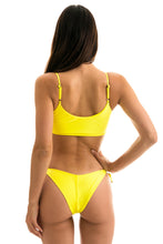 Carregar imagem no visualizador da galeria, Model Back: Rio De Sol Bas Bottom Strega Bra
