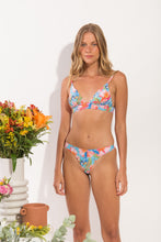 Carregar imagem no visualizador da galeria, Model Front: Rio De Sol Ensemble Set Zinnia Tri-Cos Nice-Fio
