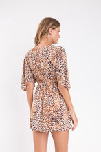 Carregar imagem no visualizador da galeria, Model Back: Rio De Sol Mini Dress Leopard Mini Dress
