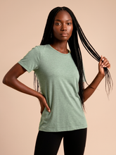 Carregar imagem no visualizador da galeria, Gallery: Uv Line T-Shirt T-Shirt Fem New Fit Mix Green Upf50+

