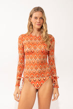 Carregar imagem no visualizador da galeria, Model Front: Rio De Sol Haut De Plage Maracai Top Harper Long
